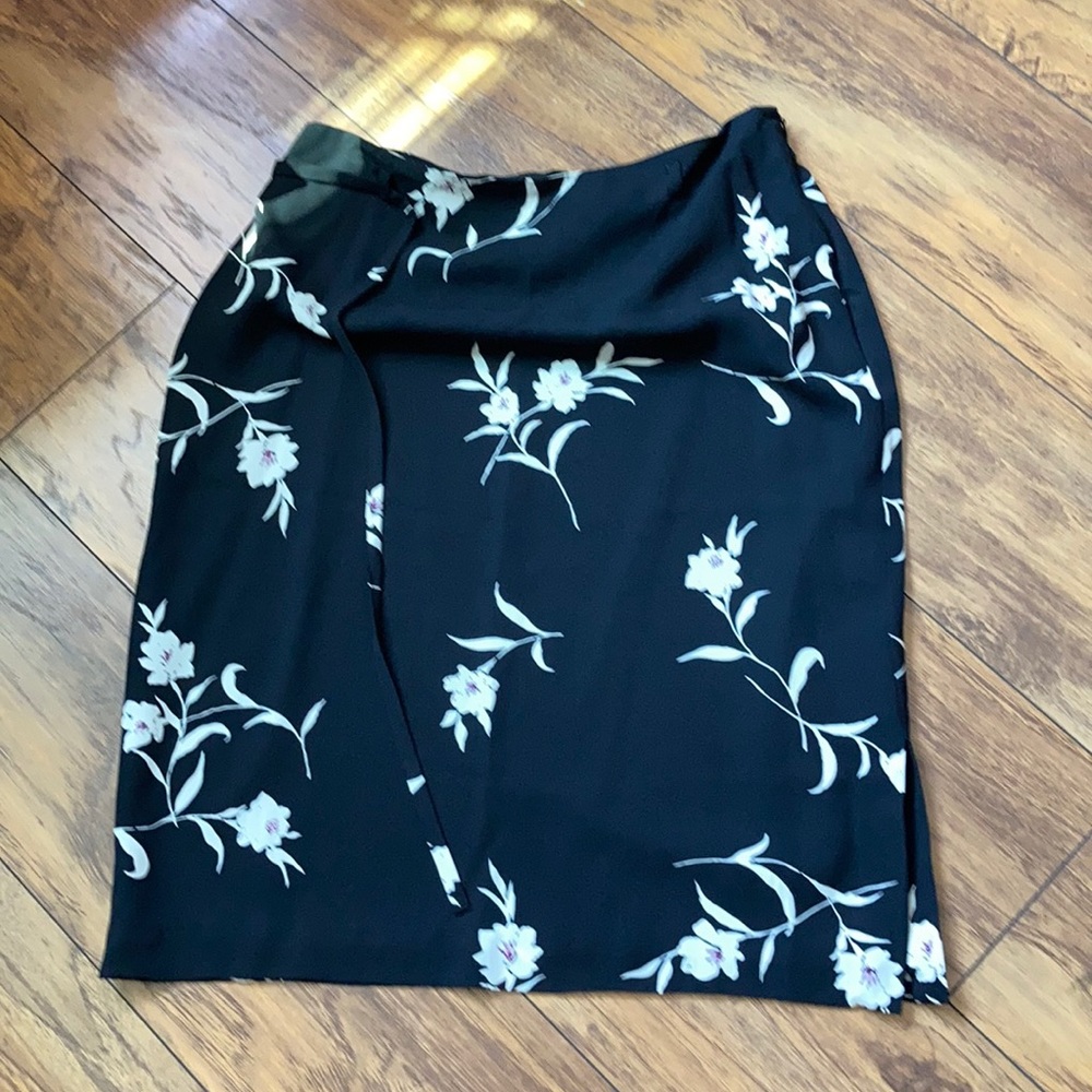 Ladies Skirt